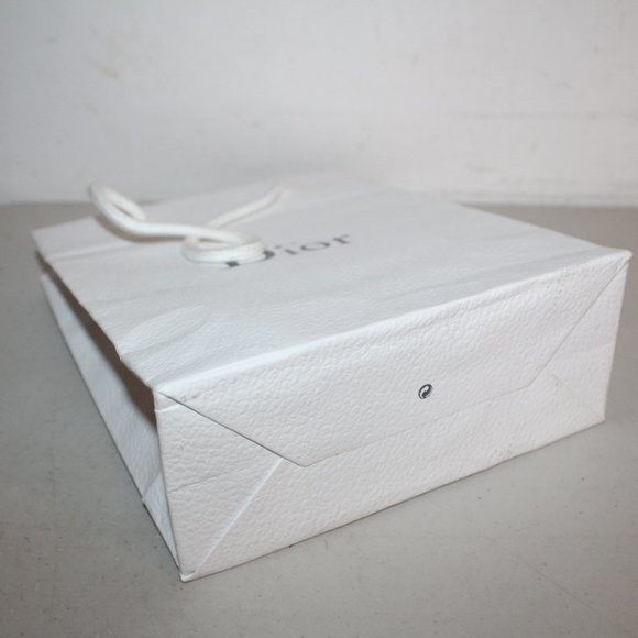 AUTHENTIC DIOR WHITE PAPER BAG TEXTURED - Picture 4 of 5